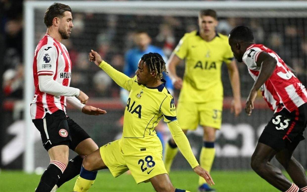 赛地聚焦：欧冠集结日热度飙升，门兴格拉德巴赫刷新队史纪录，更衣室稳定，更衣室氛围转暖的简单介绍-乐竞体育